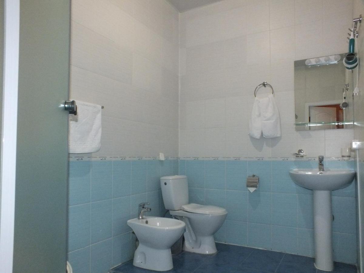 Vorontsovskiy Hotel Melitopolʼ Exteriör bild