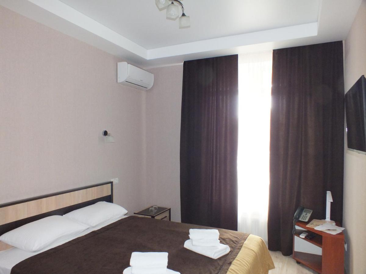 Vorontsovskiy Hotel Melitopolʼ Exteriör bild