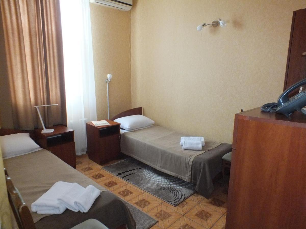 Vorontsovskiy Hotel Melitopolʼ Exteriör bild