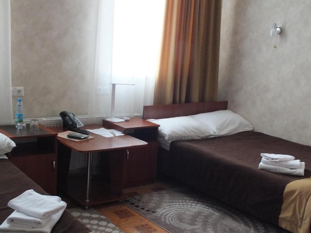 Vorontsovskiy Hotel Melitopolʼ Exteriör bild