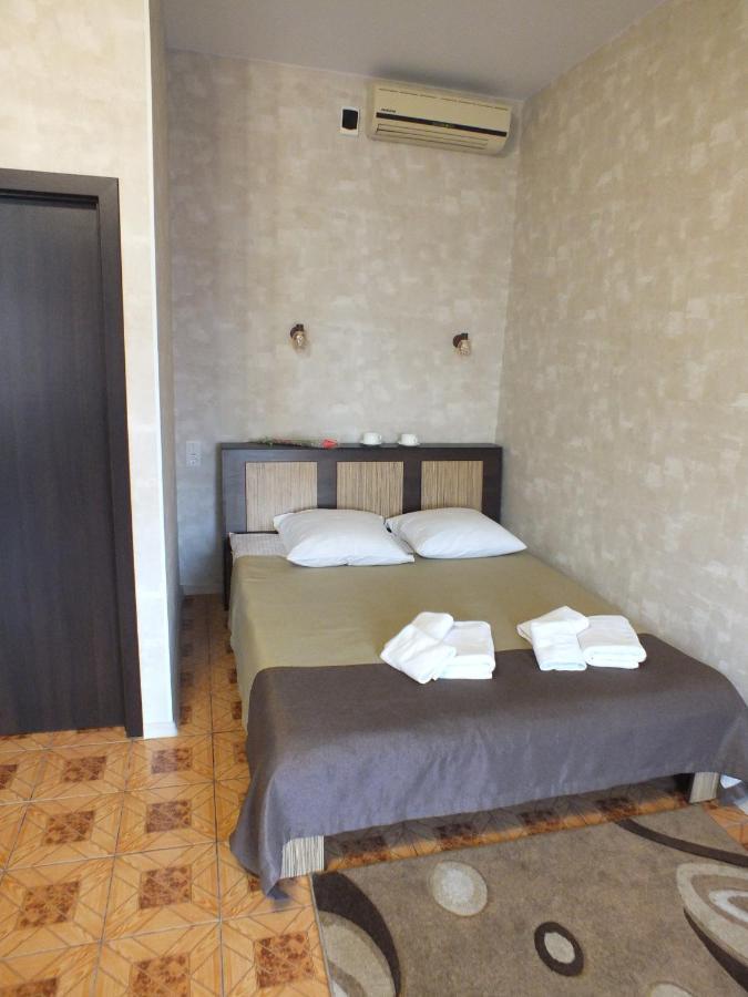 Vorontsovskiy Hotel Melitopolʼ Exteriör bild