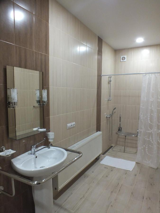 Vorontsovskiy Hotel Melitopolʼ Exteriör bild