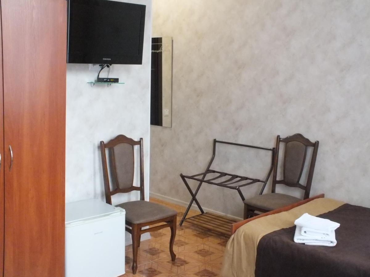 Vorontsovskiy Hotel Melitopolʼ Exteriör bild