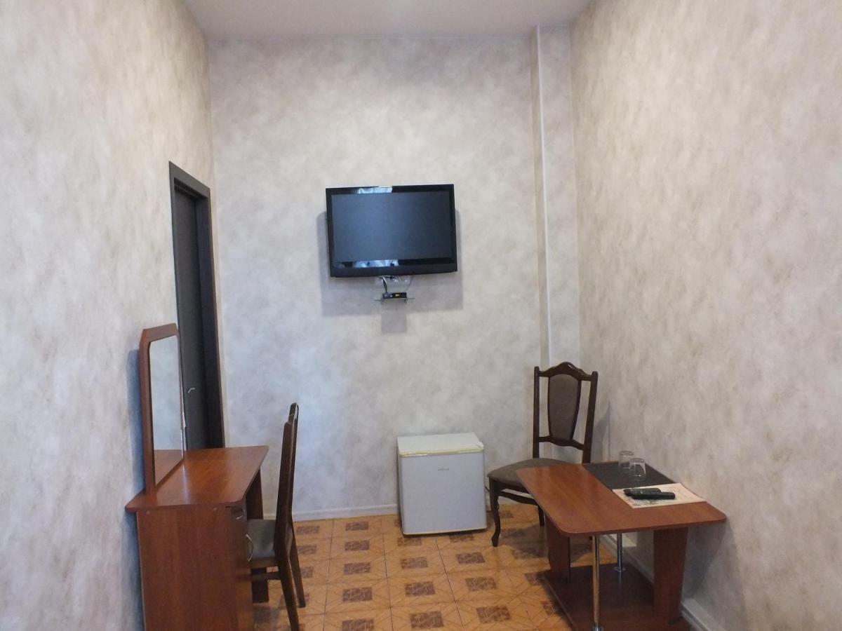 Vorontsovskiy Hotel Melitopolʼ Exteriör bild