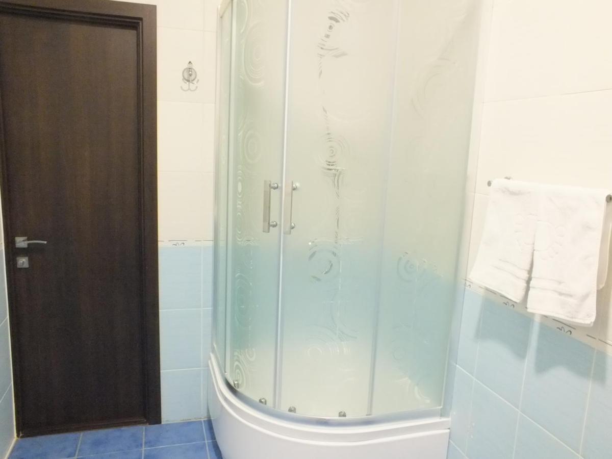 Vorontsovskiy Hotel Melitopolʼ Exteriör bild