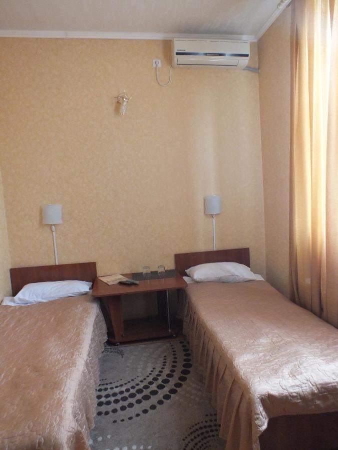 Vorontsovskiy Hotel Melitopolʼ Exteriör bild