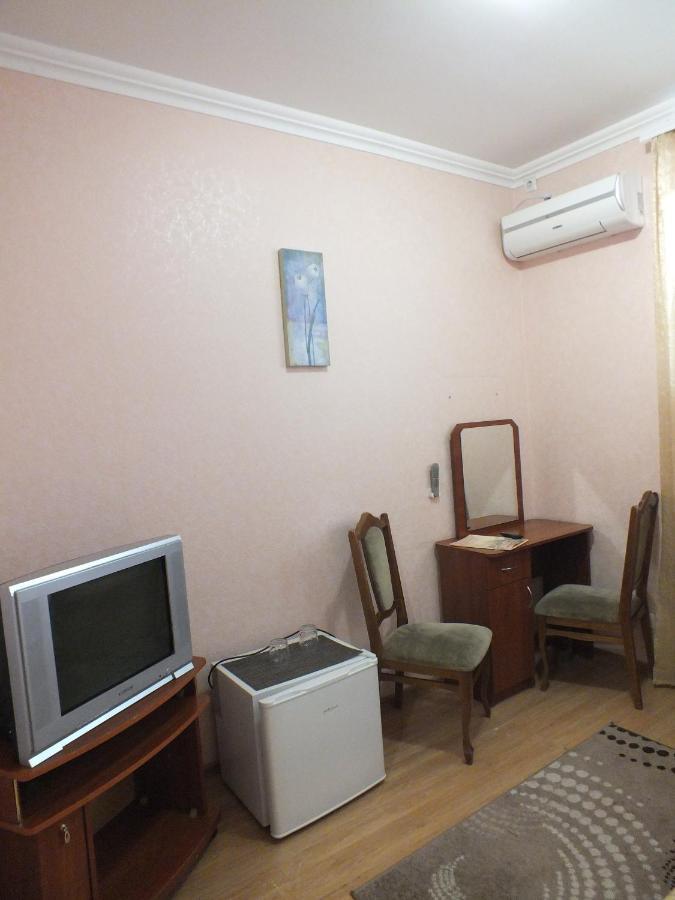Vorontsovskiy Hotel Melitopolʼ Exteriör bild