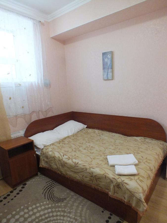 Vorontsovskiy Hotel Melitopolʼ Exteriör bild