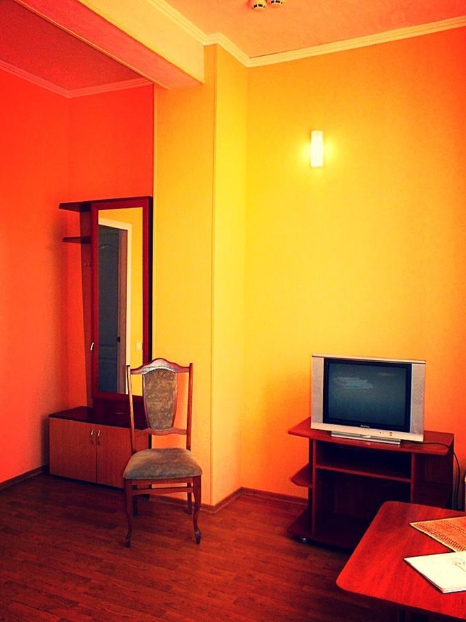 Vorontsovskiy Hotel Melitopolʼ Exteriör bild