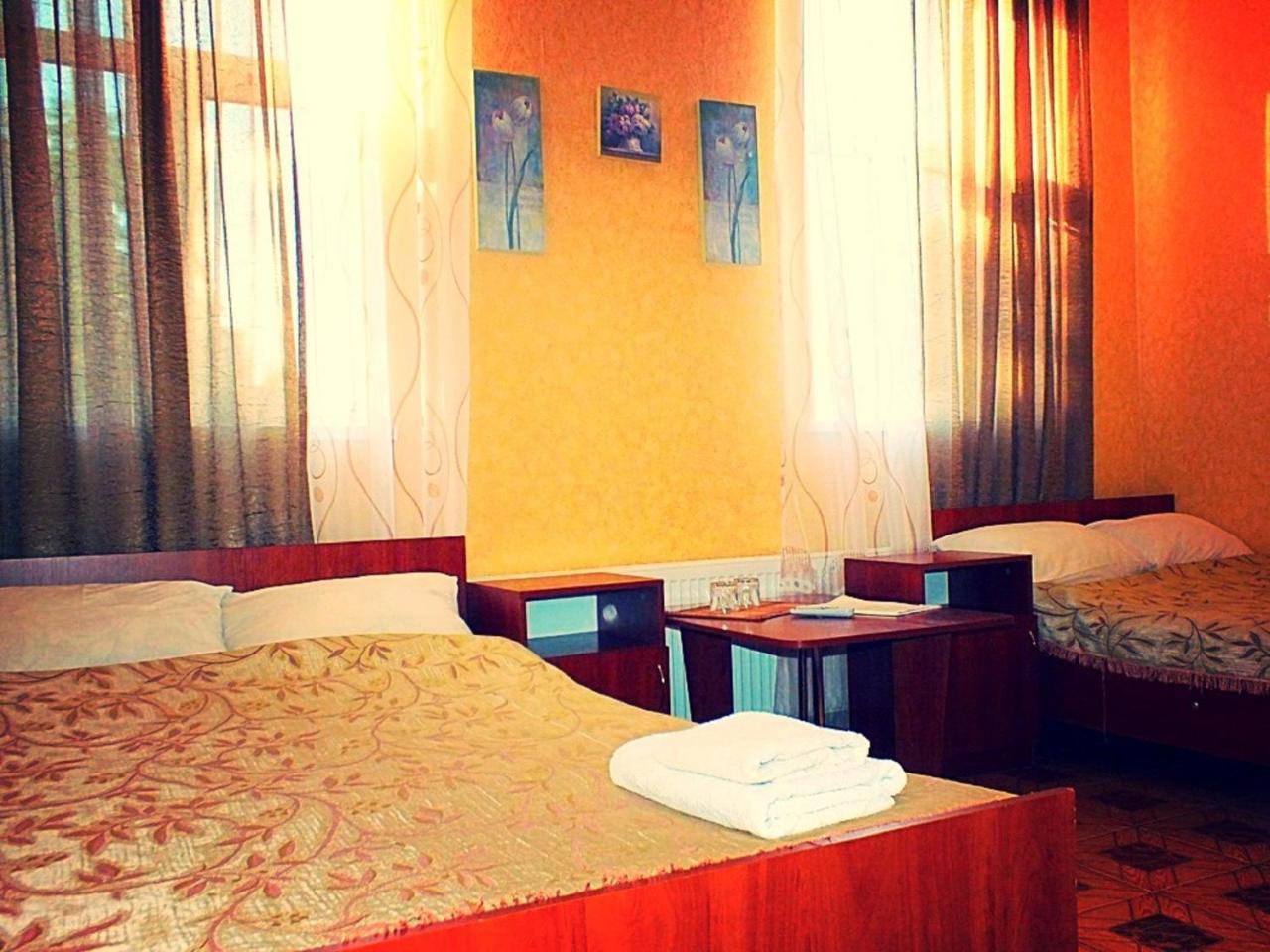 Vorontsovskiy Hotel Melitopolʼ Exteriör bild
